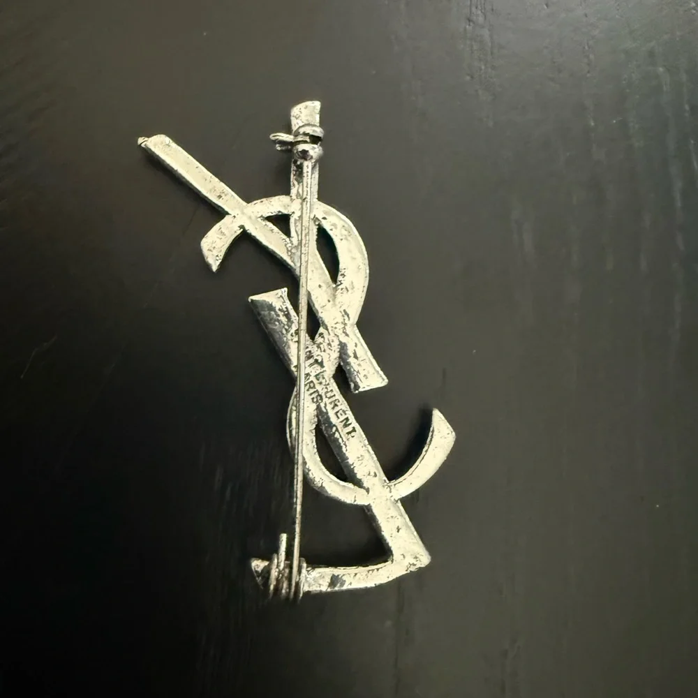 New Yves Saint Laurent silver Brooch no box - Picture 5 of 5